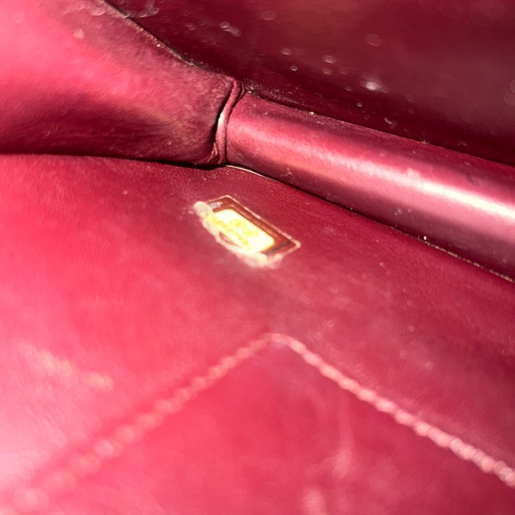 CHANEL Black Quilted Crossbody Bag with Gold Chain - Picture 9 of 12